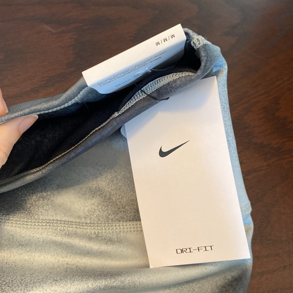 NWT - Nike Women's One High-Waist Full-Length Leggings. Size Medium. - Picture 10 of 14